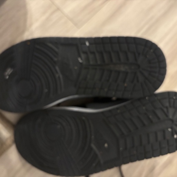 Retro Air Jordan 1 - Picture 4 of 4